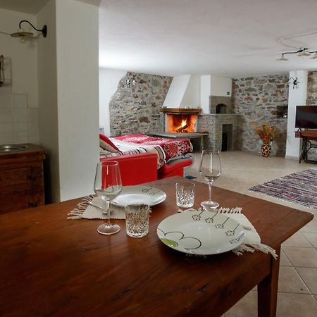IL COMO' DELLA CIVETTA - Taverna “La Fenice” Stazzona Esterno foto